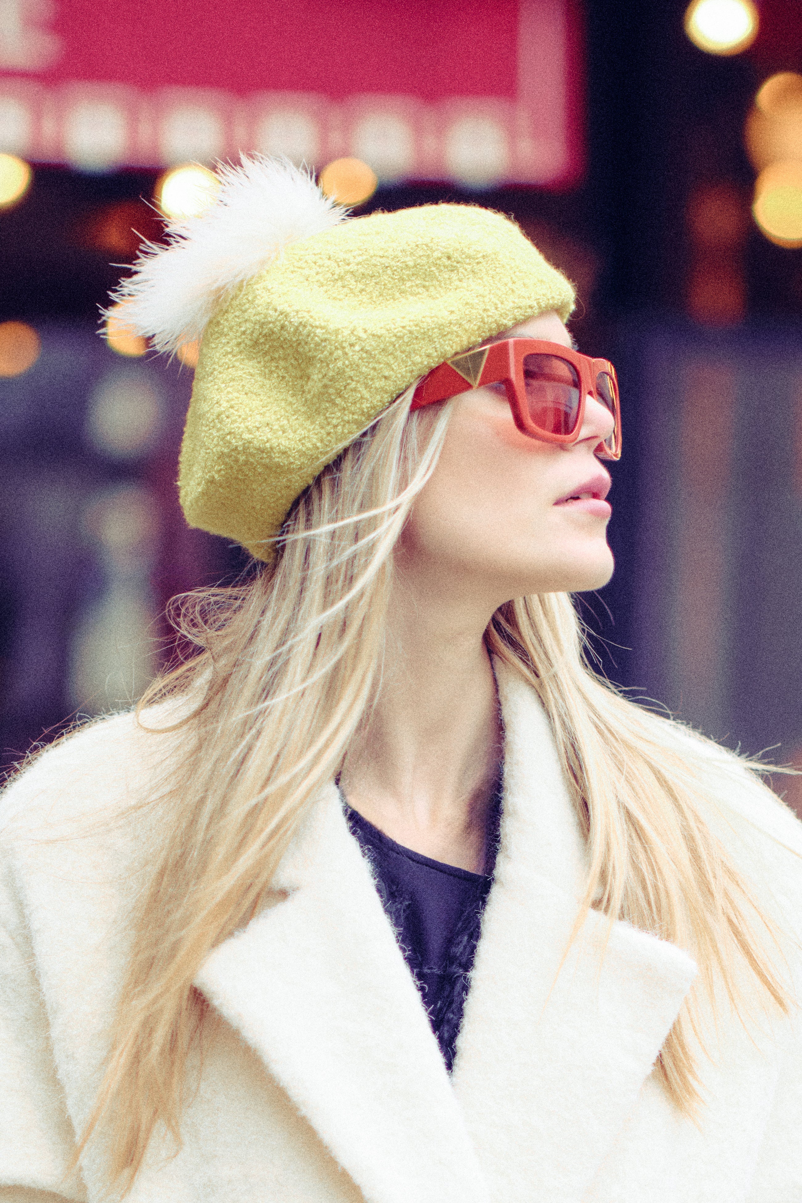 Pom Pom Beret in Cashmere